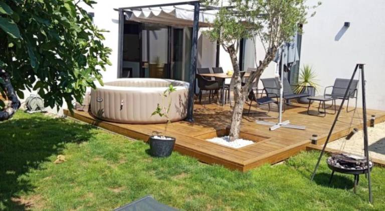 Zephyr - Maison 3 Chambres avec jacuzzi - Proche aeroport et Nantes in Nantes