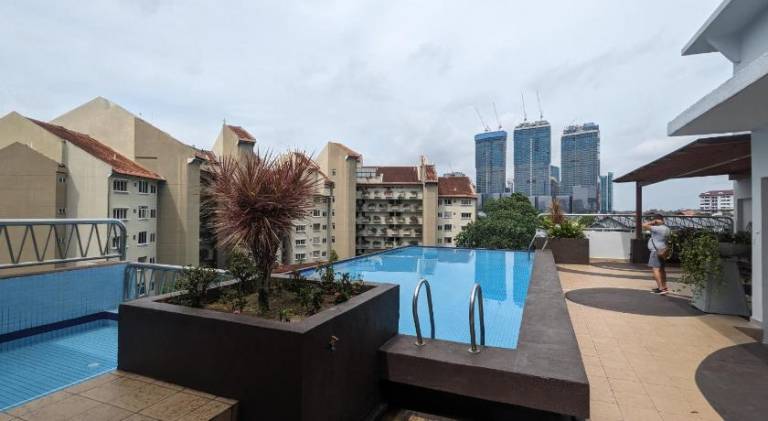Family-oriented serviced apartment with garden, barbeque & hot tub | Pets allowed — photo 2