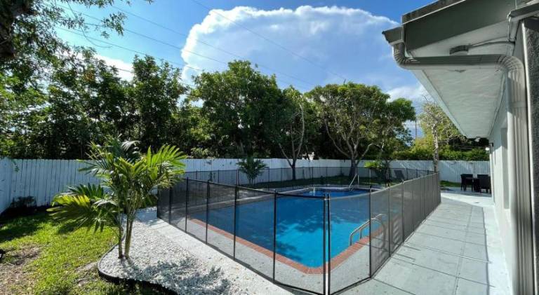 Spacious house with pool | Pets are welcome — photo 4