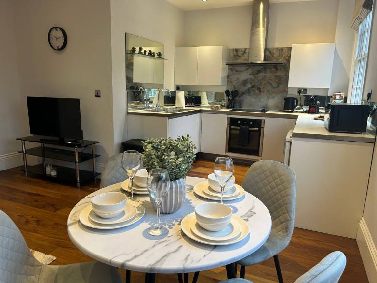 Tavistock House Parking Sleeps 7 Central