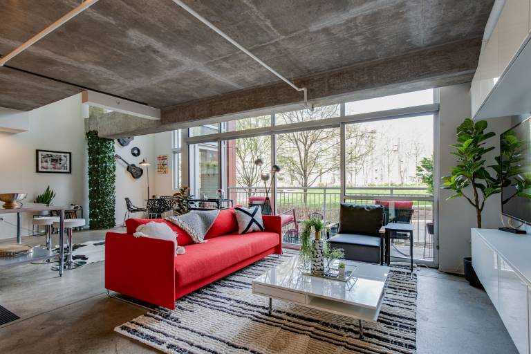 Modern Meets Country 1bd 2 story Nashville Condo