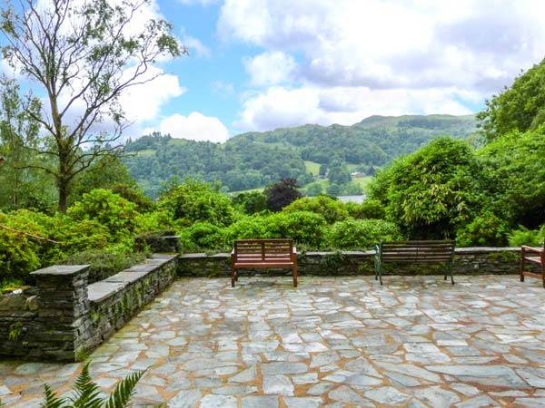 Cottage with yard & terrace | Beach view — photo 3