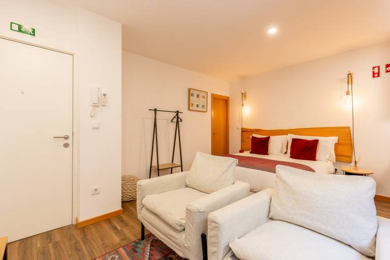 Studio with patio | Next to São Bento Railway Station | Pet-friendly in Porto