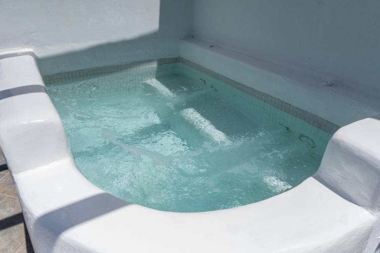 Aparthotel with fast internet, pool & hot tub | Mountain view — photo 2
