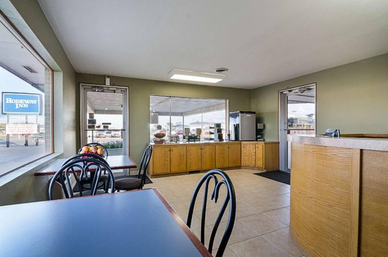 Rodeway Inn Liberal — photo 3