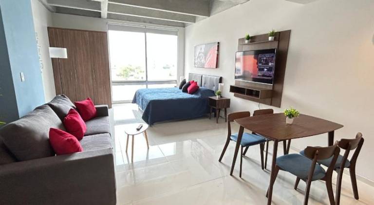 Apartment with pool — photo 2