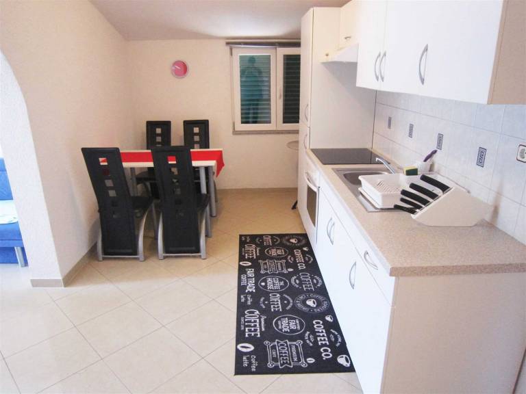 Apartment with terrace — photo 2