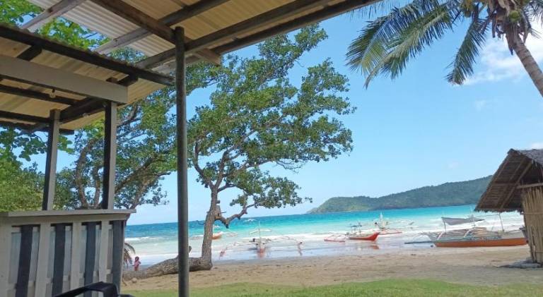 Tupi's Beachfront Minihouse — photo 2