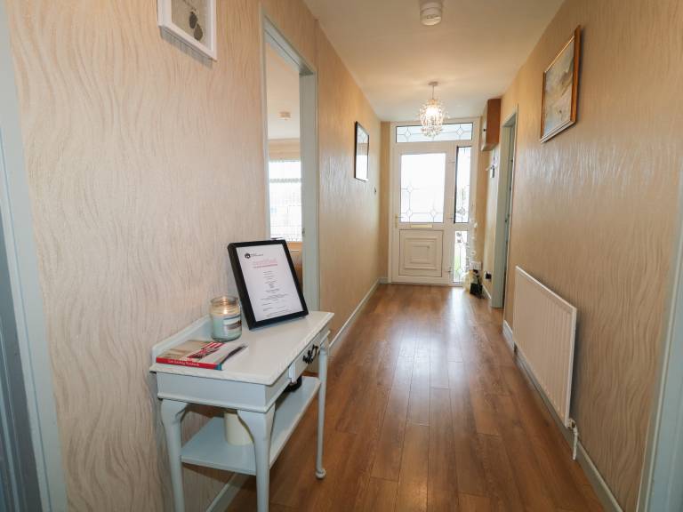 Family-friendly cottage with yard | Beach view | Dogs allowed — photo 3