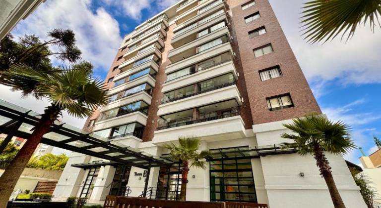 Pleasant holiday apartment with pool | Pets allowed in Curitiba