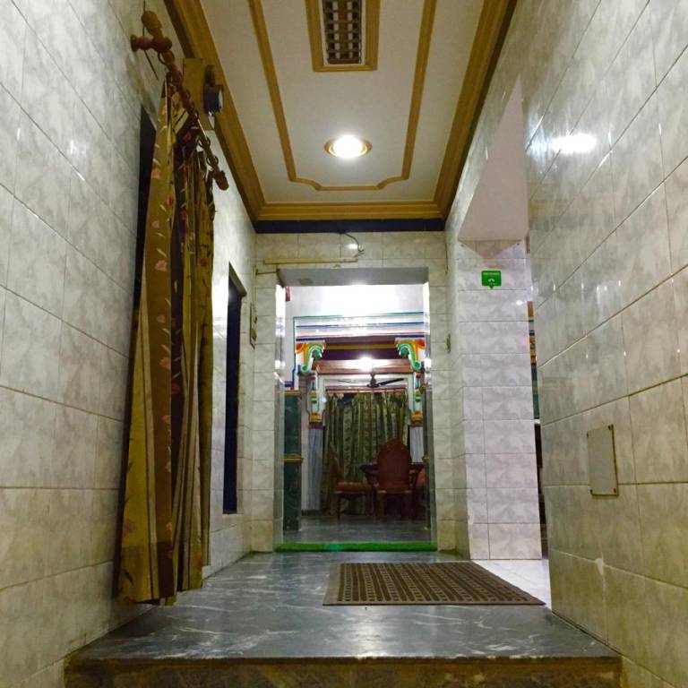 Goroomgo Shanti Guest House Near Kashi Vishwanath Temple Varanasi — photo 4