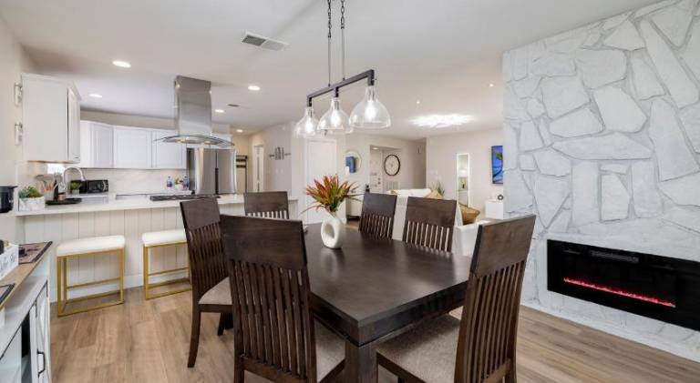 Single Story minutes from Summerlin with RV Parking & Dog Friendly — photo 2