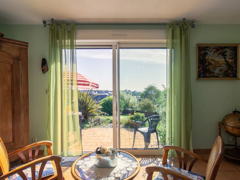Fully equipped beautiful vacation home with BBQ, patio & garden | Sea view | Close to the beach | Pet-friendly — photo 4