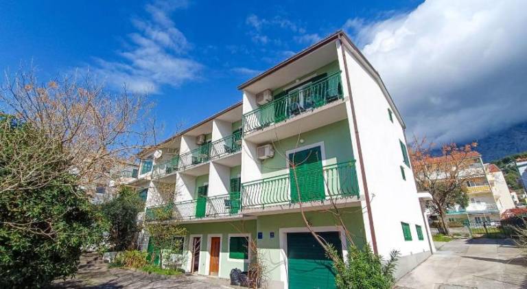 Apartments Ines - 15 meters from the beach in Brela