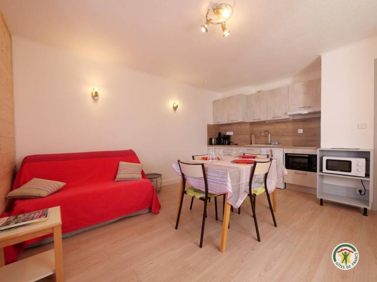 Lovely gite with barbecue, garden & terrace | Pet-friendly — photo 2