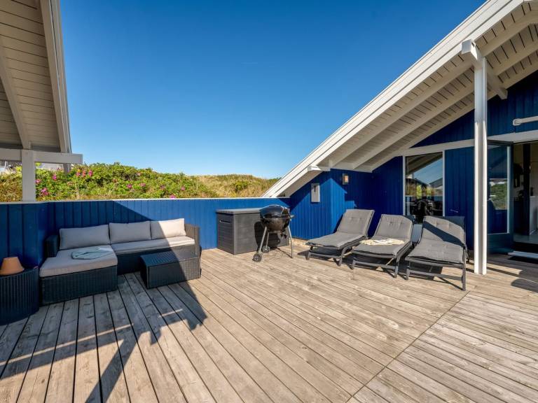 Children-friendly vacation home with patio & jacuzzi | Next to the beach | Pets allowed — photo 3
