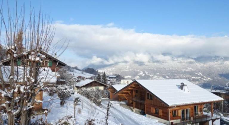 Chalet Maloya, confortable appartement proche remontees et village, prestations premium in Combloux