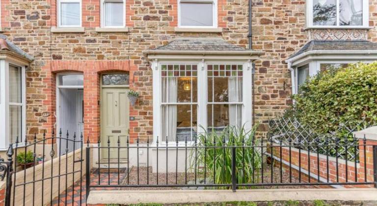Vacation home with 4 rooms for 6 persons in Bideford