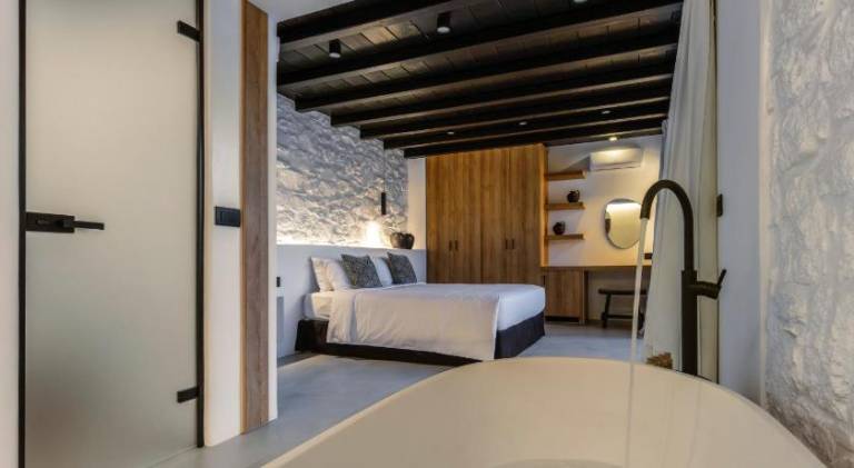Fully equipped villa with terrace, private pool & jacuzzi | Next to the beach | Perfect for remote work | Pets are welcome — photo 3
