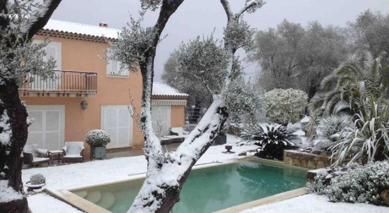 Villa with pool & hot tub | Dogs allowed — photo 3