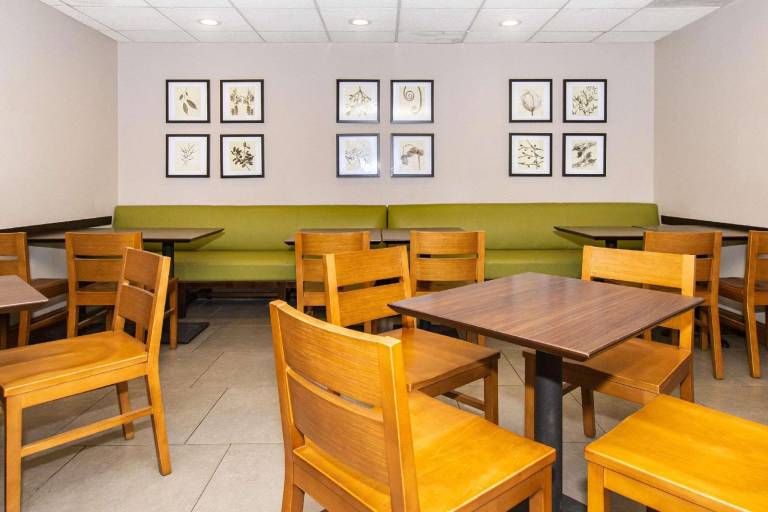 Country Inn & Suites by Radisson, Rapid City, SD in Rapid City, SD