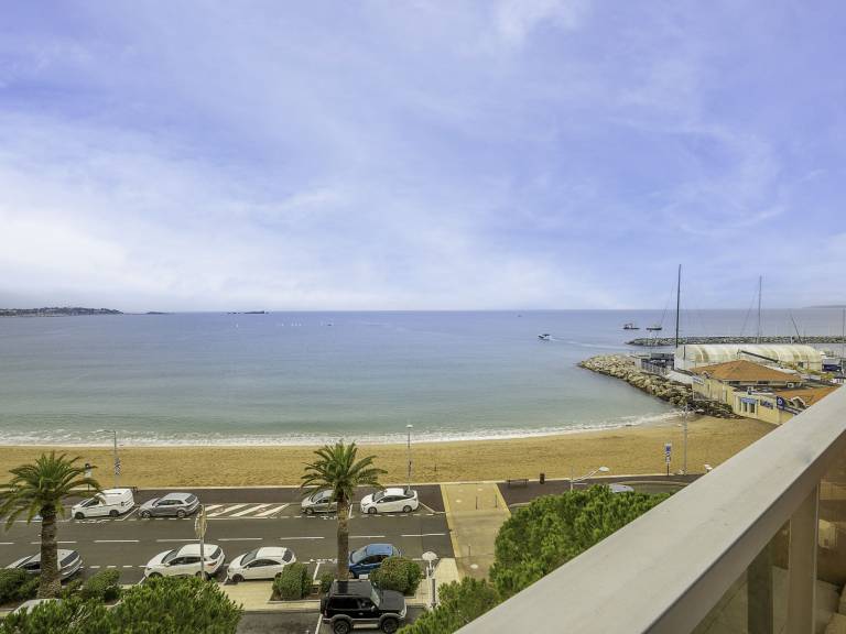 Rental apartment with patio | Sea view — photo 2