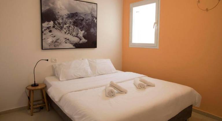 Two Bedrooms with Balcony Port & Beach TLV in Tel Aviv