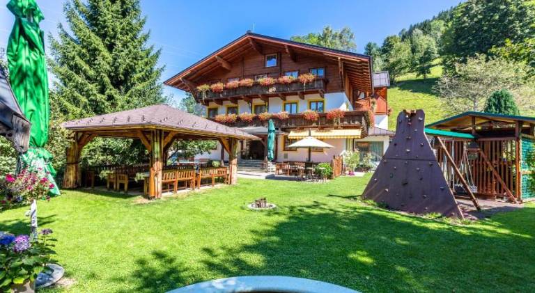 Hotel - Pension Otzmooshof in Sankt Johann im Pongau