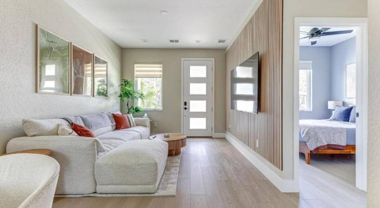 House with 4 rooms for 12 persons in Tampa, FL