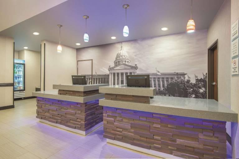 La Quinta Inn & Suites by Wyndham Guthrie — photo 5