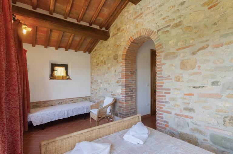 Podere Papèra – 'Gallo Flat' Apartment with Mountain Views, Wi-Fi and Air Conditioning — photo 4