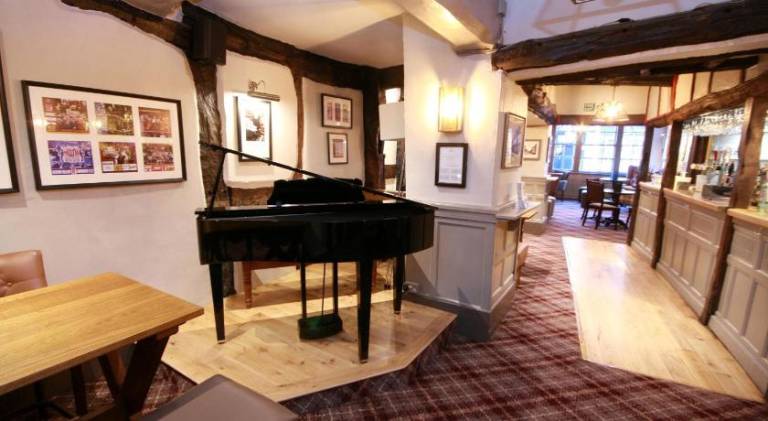 Crown Hotel — photo 4