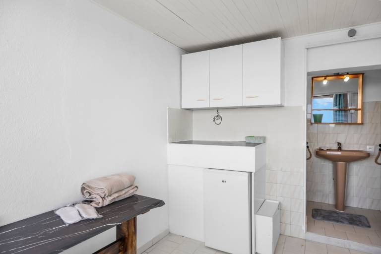 Cabanon "Jeux de boules 3" with Sea View — photo 5