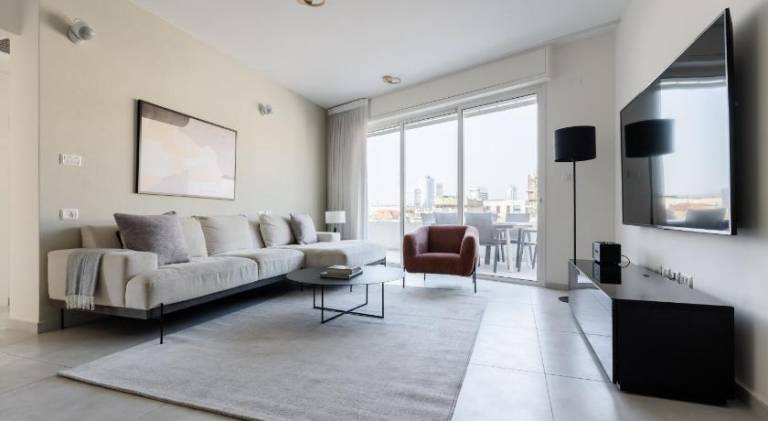 Big holiday apartment | Close to Neve Tzedek | Suitable for remote work | Pets are welcome — photo 2