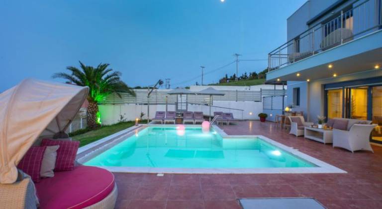Villa with barbeque, private pool & yard | Suitable for remote work — photo 2