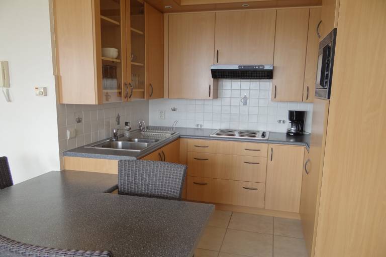 Rental apartment with patio — photo 2