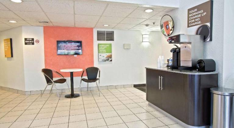 Motel 6 East Brunswick, NJ — photo 5