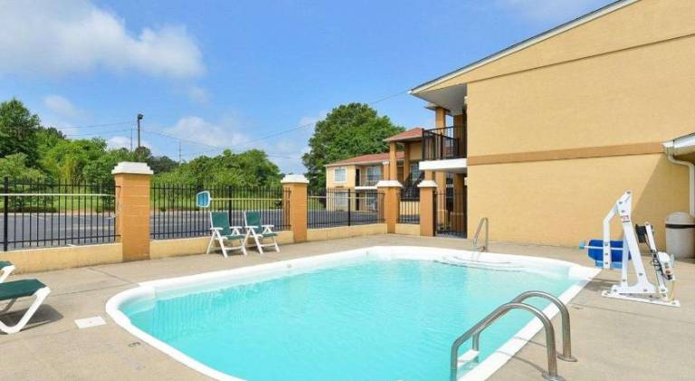 Quality Inn & Suites Cartersville North — photo 3