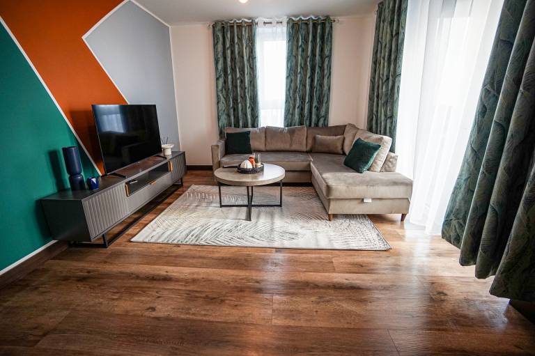 Penthouse 1BR Alexandra Palace Views