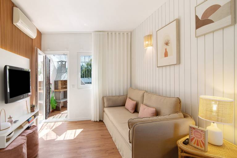 Villa with barbecue, yard & terrace | Garden view — photo 4