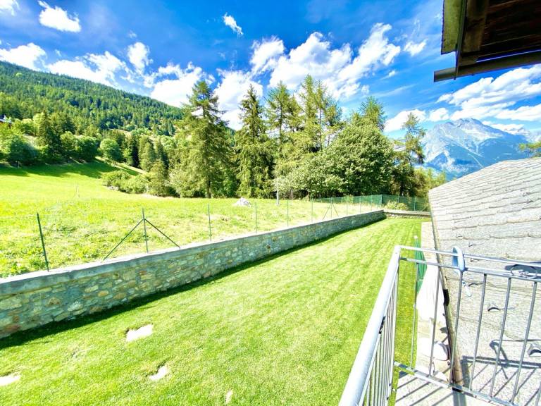 Children-friendly apartment with yard & barbeque | City view | Pets are welcome — photo 3