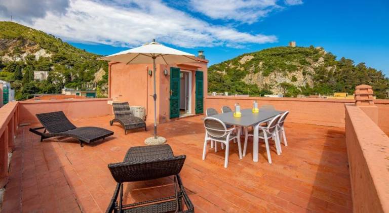 Vacation home with patio — photo 2
