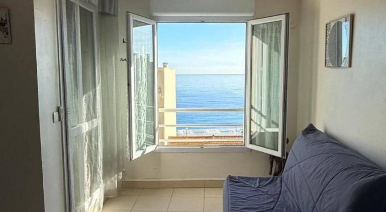 Holiday apartment | Near Promenade des Anglais | Next to the beach | Pets are welcome in Nice
