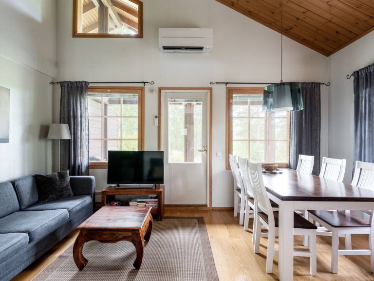 Vacation home with sauna & terrace | Nature view — photo 4