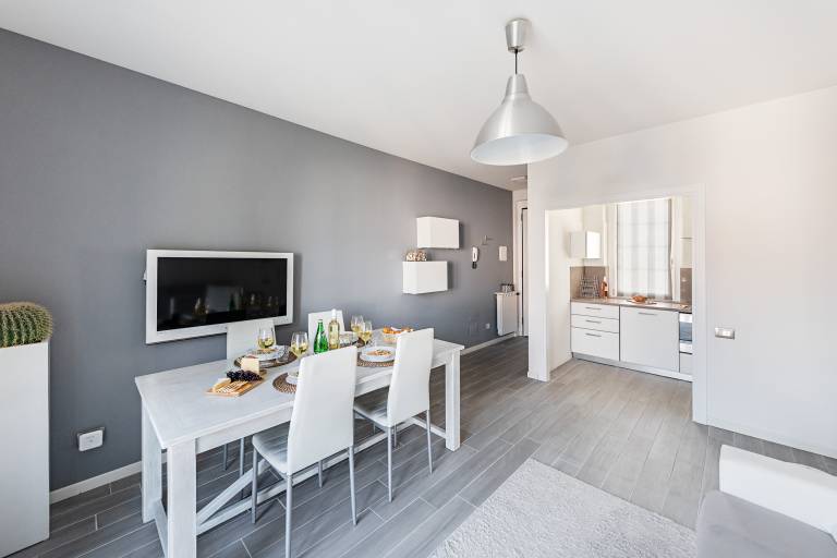 Holiday apartment with pool & patio in Pozzolengo