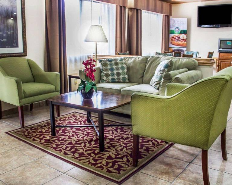Quality Inn Manitowoc — photo 3
