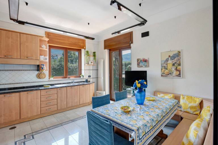 Apartment 'Sorrento Beach and Center' with Sea View, Private Terrace and Shared Garden — photo 5