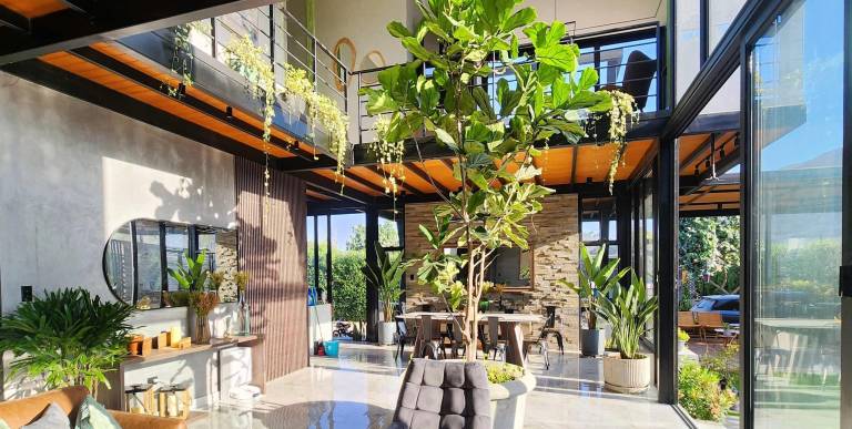 w Private 4BR Getaway with Pool Cinema