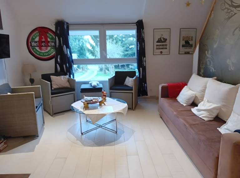 Child-friendly vacation home with pool, yard & terrace | Garden view | Pets allowed — photo 2