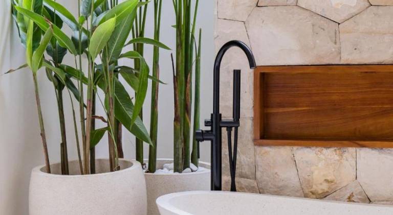 Villa with yard, private pool & terrace | Pet-friendly — photo 4